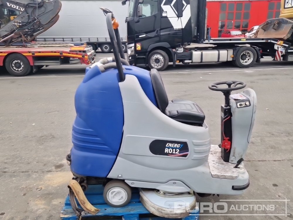 Dulevo Sapphire 85 Ride on Electric Floor Cleaner - Other machinery: picture 5 Dulevo Sapphire 85 Ride on Electric Floor Cleaner - Other machinery: picture 5