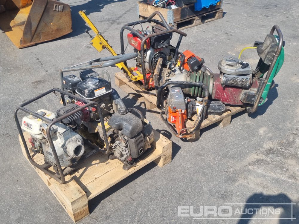 Pallet of Compaction Plates, Compaction Rammer, Water Pump, Tools - Asphalt machine: picture 1 Pallet of Compaction Plates, Compaction Rammer, Water Pump, Tools - Asphalt machine: picture 1
