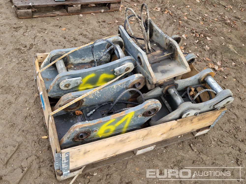 Pallet of QH's (5 of) - Quick coupler: picture 2 Pallet of QH's (5 of) - Quick coupler: picture 2