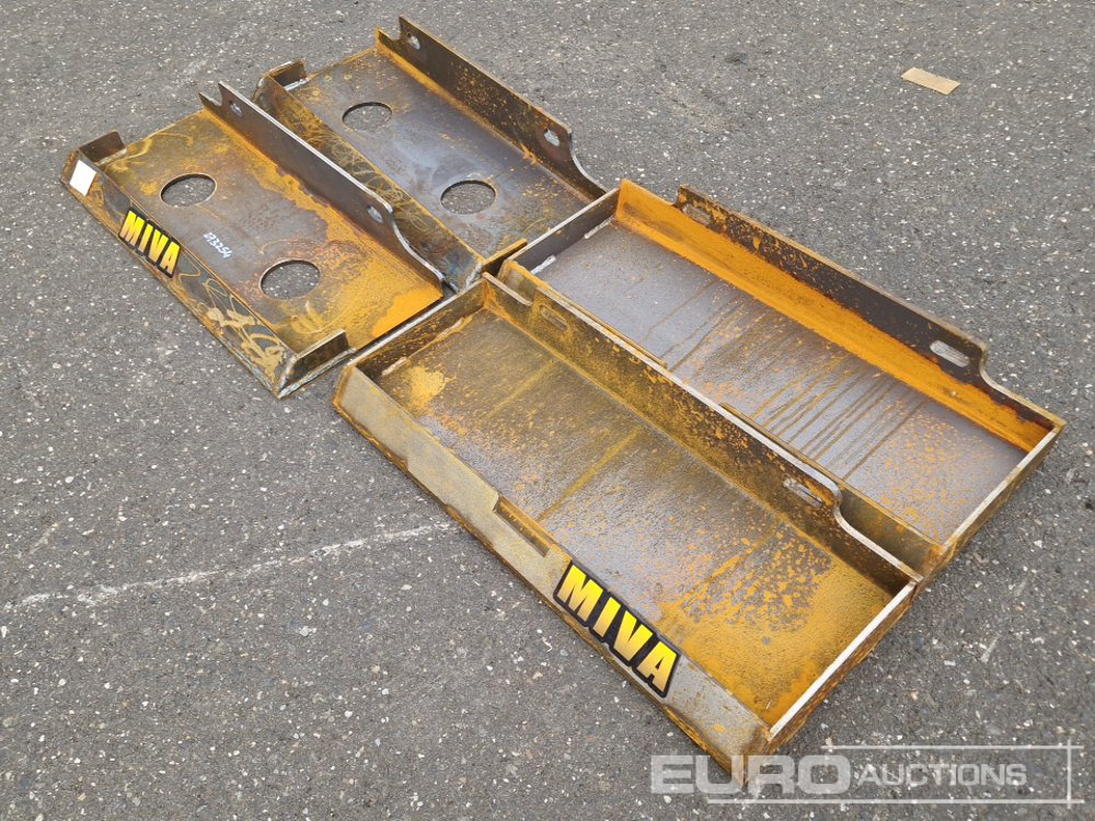 QH to suit Mini Skidsteer Loader (4 of) - Quick coupler: picture 1 QH to suit Mini Skidsteer Loader (4 of) - Quick coupler: picture 1