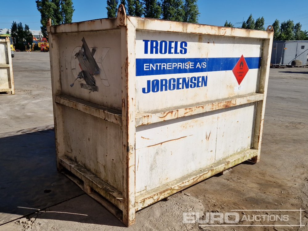 ROUG 1,900 Litre Fuel Tank - Storage tank: picture 2 ROUG 1,900 Litre Fuel Tank - Storage tank: picture 2