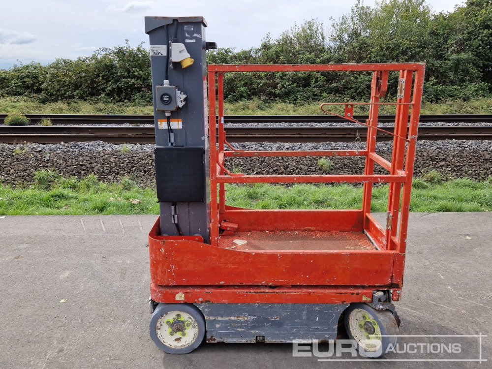 SkyJack Vertical Electric Manlift - Aerial platform: picture 5 SkyJack Vertical Electric Manlift - Aerial platform: picture 5