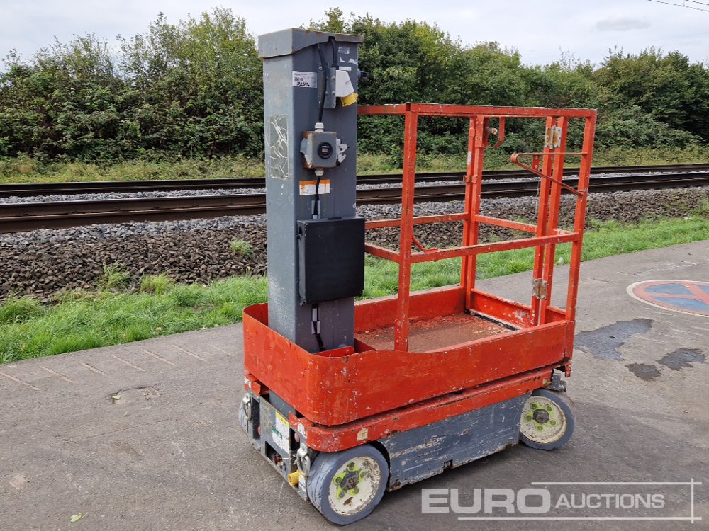 SkyJack Vertical Electric Manlift - Aerial platform: picture 4 SkyJack Vertical Electric Manlift - Aerial platform: picture 4