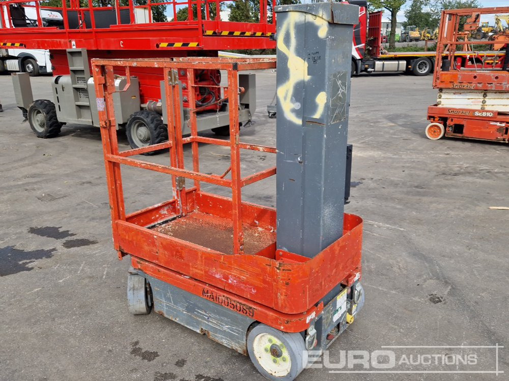 SkyJack Vertical Electric Manlift - Aerial platform: picture 3 SkyJack Vertical Electric Manlift - Aerial platform: picture 3