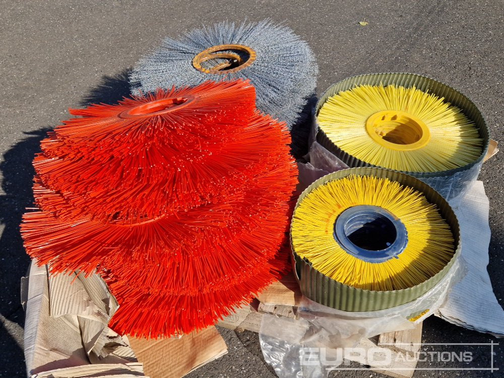 Brushes to suit Bobcat - Spare parts: picture 1 Brushes to suit Bobcat - Spare parts: picture 1