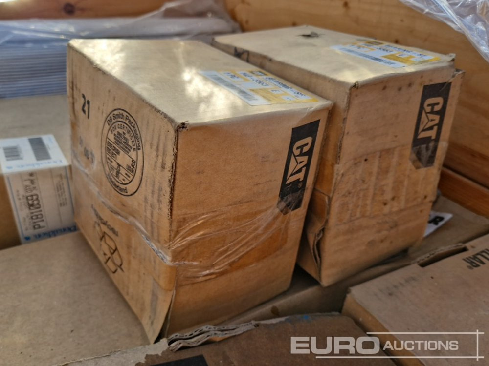 CAT Pallet of Assorted Service / Maintance Parts - Spare parts: picture 5 CAT Pallet of Assorted Service / Maintance Parts - Spare parts: picture 5