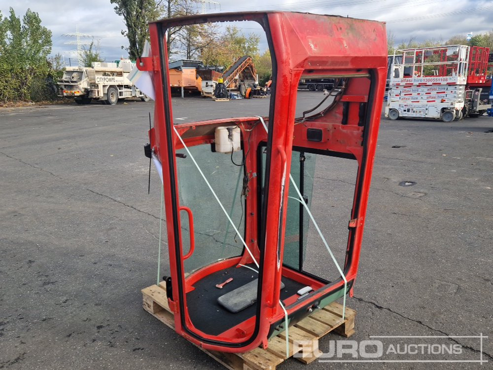 Cabin to suit Yanmar VIO20-4 - Spare parts for Excavator: picture 1 Cabin to suit Yanmar VIO20-4 - Spare parts for Excavator: picture 1