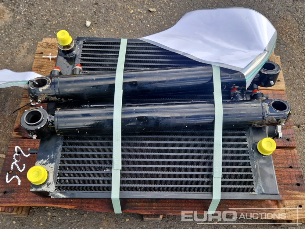 Cylinder (2 of) + Radiator to suit Thwaites MACH201 - Spare parts: picture 1 Cylinder (2 of) + Radiator to suit Thwaites MACH201 - Spare parts: picture 1