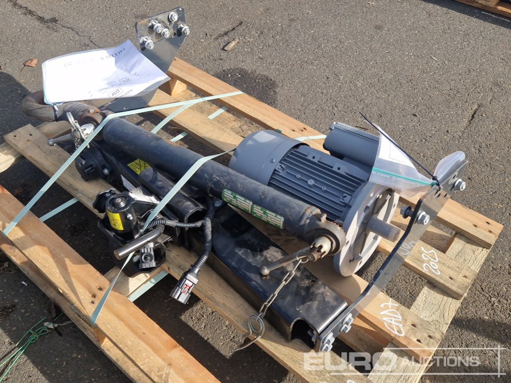 Electric Motor, Trailer Axle with Hitch + Tow Bar - Spare parts: picture 5 Electric Motor, Trailer Axle with Hitch + Tow Bar - Spare parts: picture 5