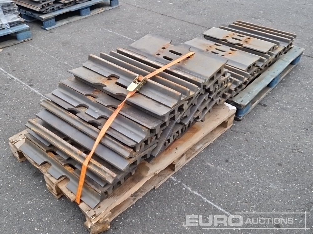 Track Plates to suit Volvo - Spare parts for Excavator: picture 3 Track Plates to suit Volvo - Spare parts for Excavator: picture 3