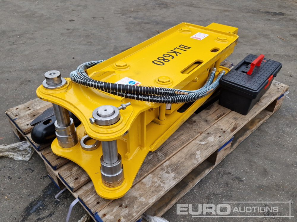 Unused 2025 BLK 680 - Hydraulic hammer: picture 4 Unused 2025 BLK 680 - Hydraulic hammer: picture 4