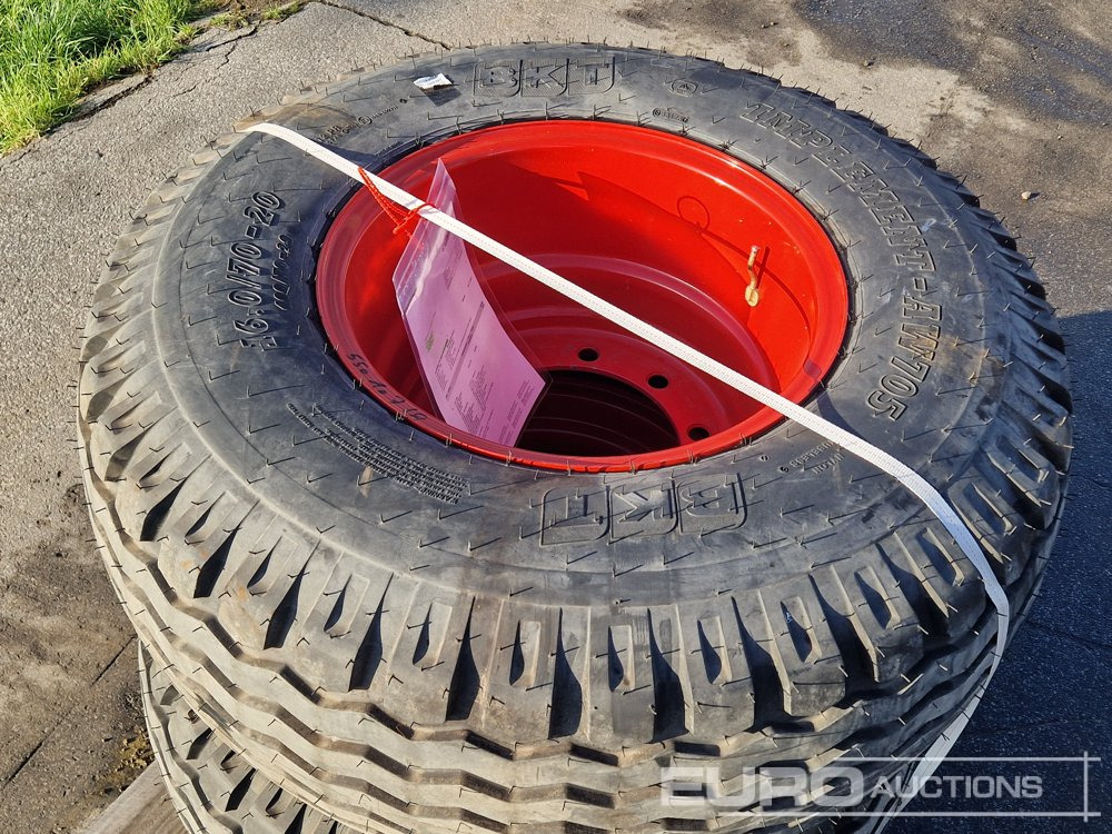 Unused BTK 16.0/70-20 (400/70-20) Tyres on Rims (2 of) - Tire: picture 4 Unused BTK 16.0/70-20 (400/70-20) Tyres on Rims (2 of) - Tire: picture 4