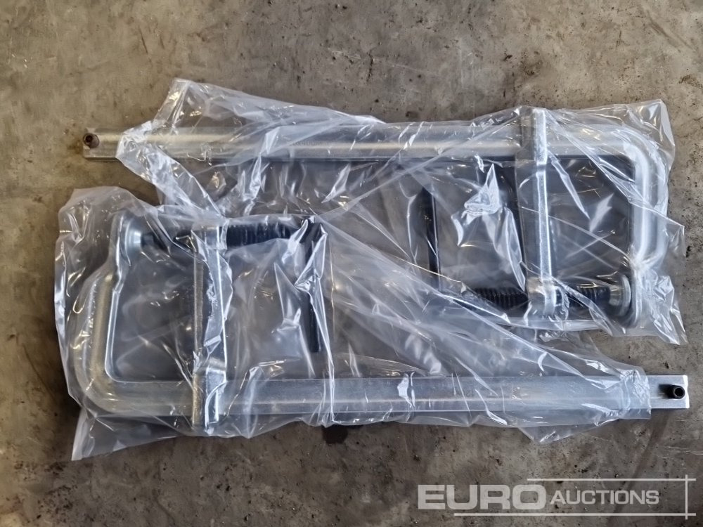 Unused Solid X Forged Welding Clamps 120mm x 400mm (2 Pieces) - Workshop equipment: picture 3 Unused Solid X Forged Welding Clamps 120mm x 400mm (2 Pieces) - Workshop equipment: picture 3