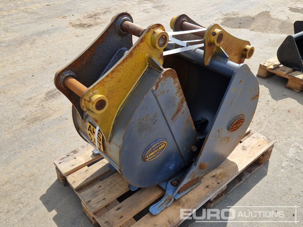 Unused Strickland 24", 18" Digging Buckets to suit JCB 3CX (2 of) - Bucket: picture 1 Unused Strickland 24", 18" Digging Buckets to suit JCB 3CX (2 of) - Bucket: picture 1