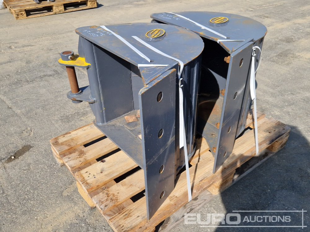 Unused Strickland 24" Digging Buckets to suit JCB 3CX (2 of) - Bucket: picture 2 Unused Strickland 24" Digging Buckets to suit JCB 3CX (2 of) - Bucket: picture 2