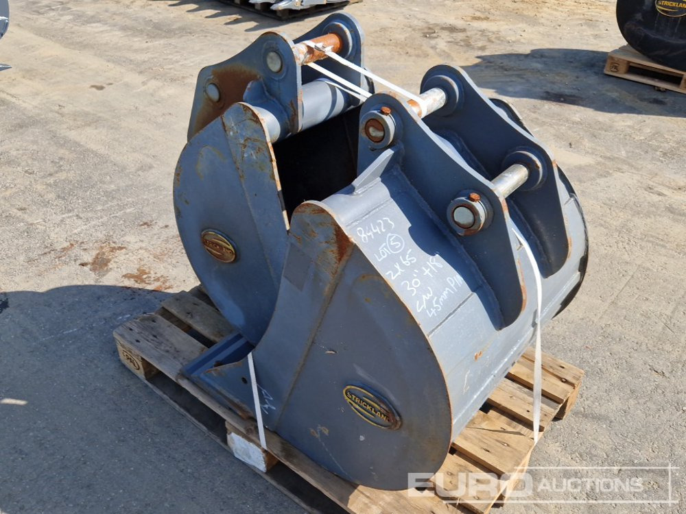 Unused Strickland 30", 18" Digging Buckets, 45mm Pin to suit Hitachi ZX65 (2 of) - Bucket: picture 2 Unused Strickland 30", 18" Digging Buckets, 45mm Pin to suit Hitachi ZX65 (2 of) - Bucket: picture 2