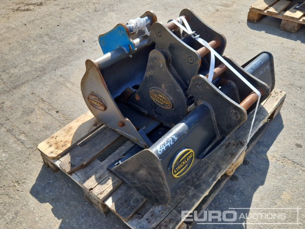 Unused Strickland 3B", 24", 12" Digging Buckets, MH03 to suit 1 Ton Excavator (3 of) - Bucket: picture 2 Unused Strickland 3B", 24", 12" Digging Buckets, MH03 to suit 1 Ton Excavator (3 of) - Bucket: picture 2