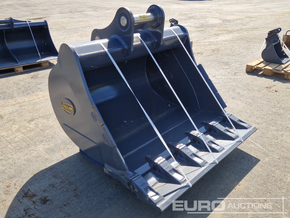 Unused Strickland 60" Digging Bucket, 80mm Pin to suit Hitachi ZX210 - Bucket: picture 4 Unused Strickland 60" Digging Bucket, 80mm Pin to suit Hitachi ZX210 - Bucket: picture 4