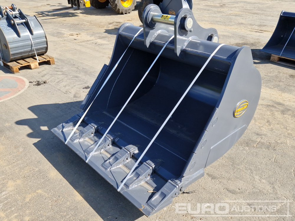 Unused Strickland 60" Digging Bucket, 80mm Pin to suit Hitachi ZX210 - Bucket: picture 1 Unused Strickland 60" Digging Bucket, 80mm Pin to suit Hitachi ZX210 - Bucket: picture 1