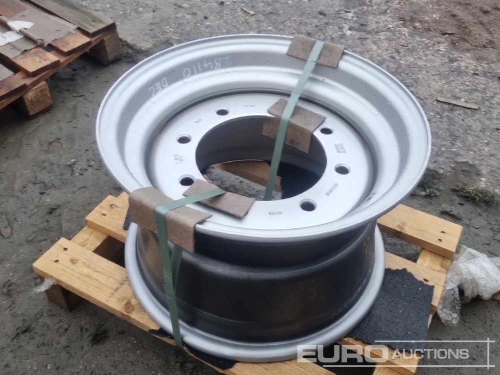 Unused Wacker Neuson Rim - Tire: picture 1 Unused Wacker Neuson Rim - Tire: picture 1
