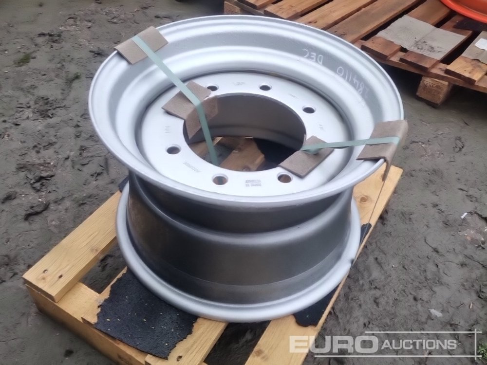 Unused Wacker Neuson Rim - Tire: picture 2 Unused Wacker Neuson Rim - Tire: picture 2