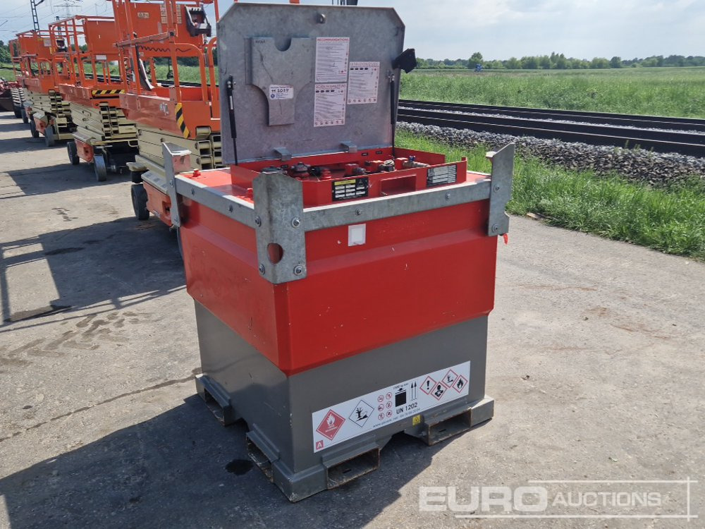 Western 910 Litre Steel Cube Bowser - Storage tank: picture 1 Western 910 Litre Steel Cube Bowser - Storage tank: picture 1