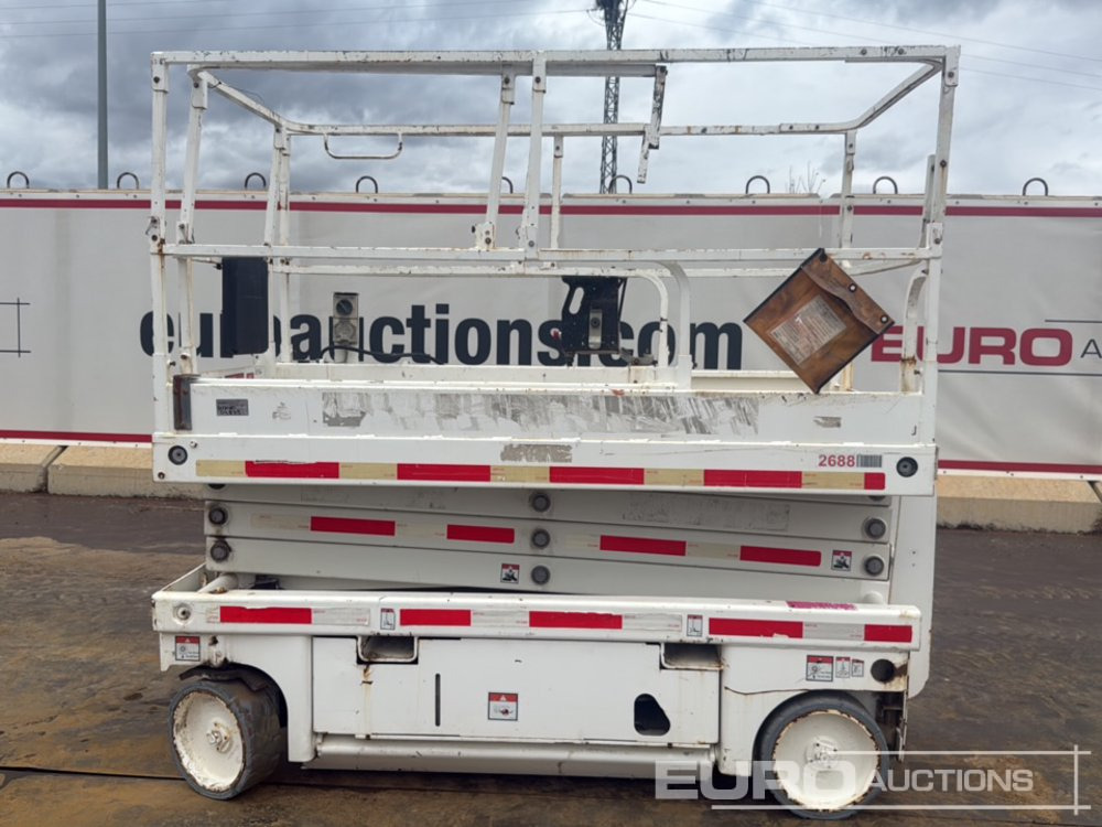 2014 Haulotte Compact 10 - Aerial platform: picture 2 2014 Haulotte Compact 10 - Aerial platform: picture 2