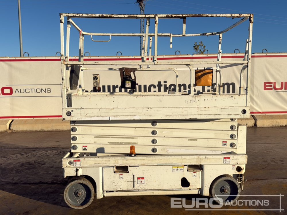 2014 Haulotte Compact 12 - Aerial platform: picture 2 2014 Haulotte Compact 12 - Aerial platform: picture 2