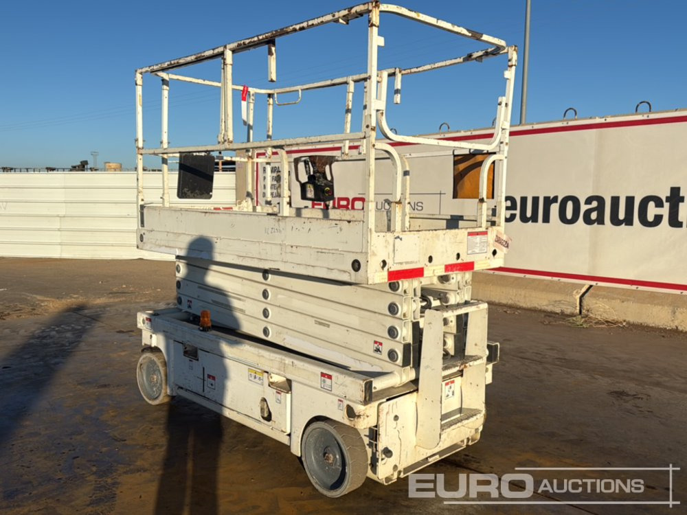 2014 Haulotte Compact 12 - Aerial platform: picture 3 2014 Haulotte Compact 12 - Aerial platform: picture 3