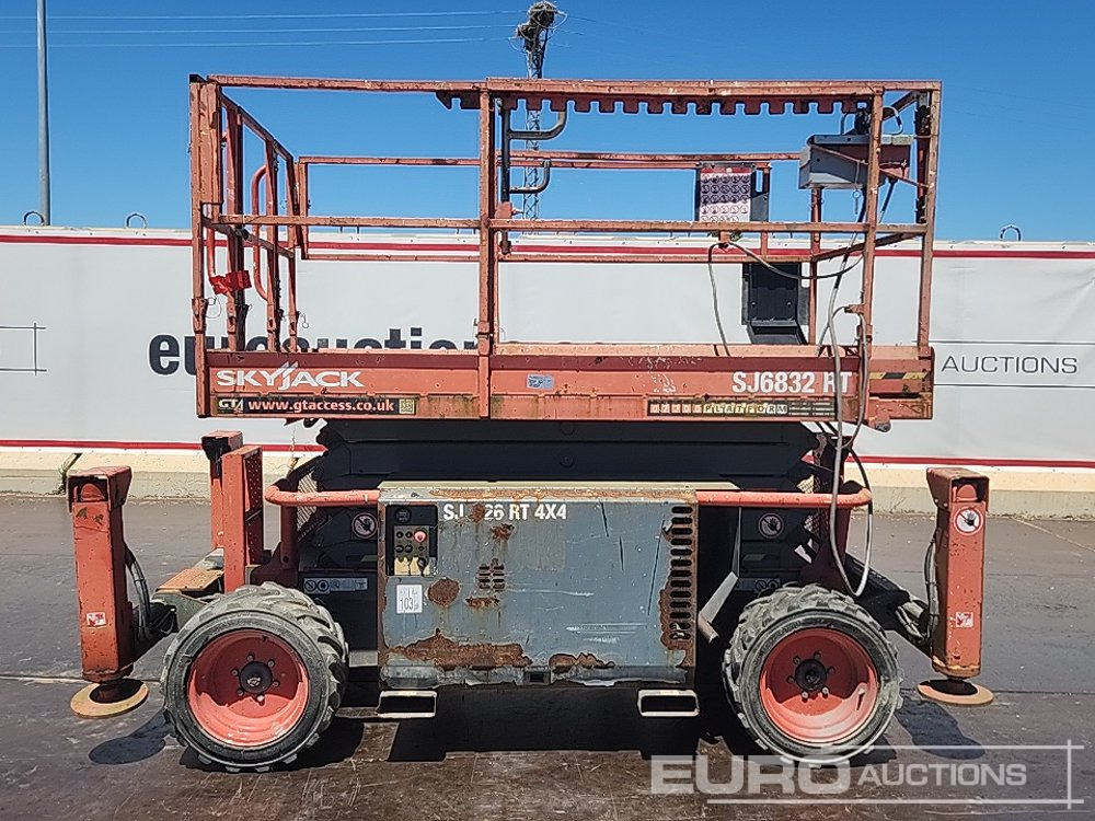 2015 SkyJack SJ6832RT - Aerial platform: picture 2 2015 SkyJack SJ6832RT - Aerial platform: picture 2