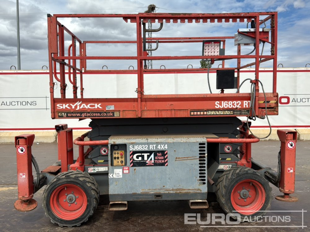 2015 SkyJack SJ6832RT - Aerial platform: picture 2 2015 SkyJack SJ6832RT - Aerial platform: picture 2