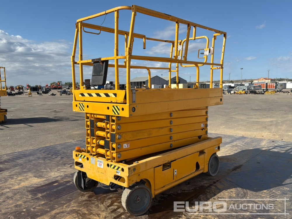 2016 Haulotte Compact 14 - Aerial platform: picture 5 2016 Haulotte Compact 14 - Aerial platform: picture 5