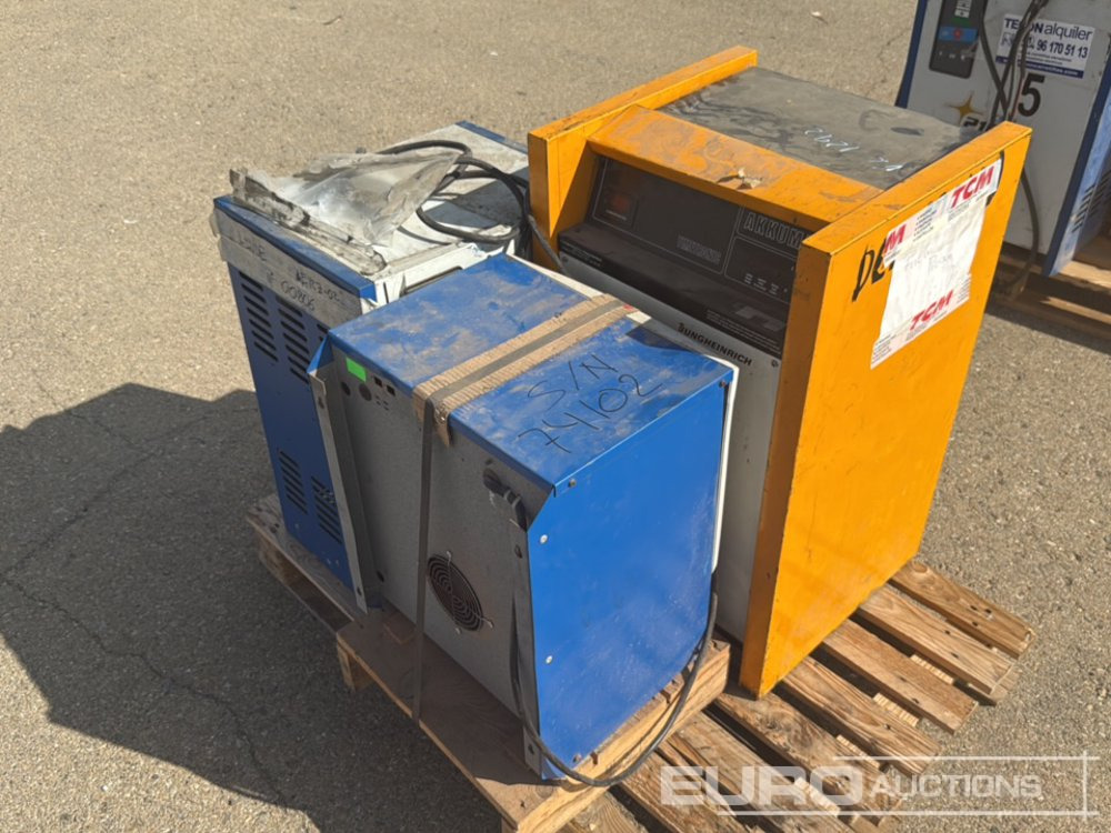 Forklift Chargers (3 of) - Attachment for Forklift: picture 1 Forklift Chargers (3 of) - Attachment for Forklift: picture 1