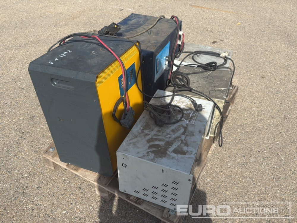 Forklift Chargers (5 of) - Attachment for Forklift: picture 2 Forklift Chargers (5 of) - Attachment for Forklift: picture 2