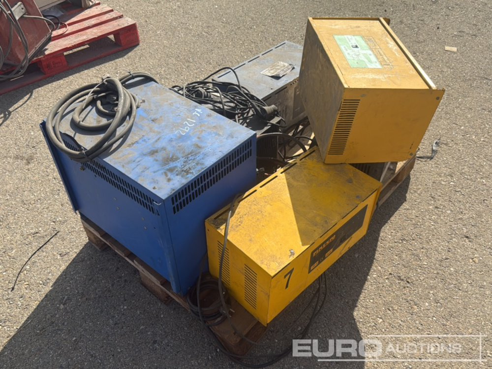 Forklift Chargers (6 of) - Attachment for Forklift: picture 4 Forklift Chargers (6 of) - Attachment for Forklift: picture 4