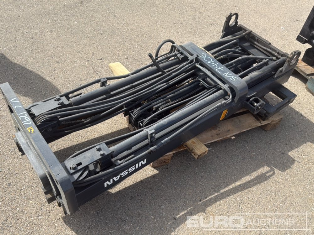 Nissan 3 Lift Mast to suit Forklift - Attachment for Forklift: picture 1 Nissan 3 Lift Mast to suit Forklift - Attachment for Forklift: picture 1