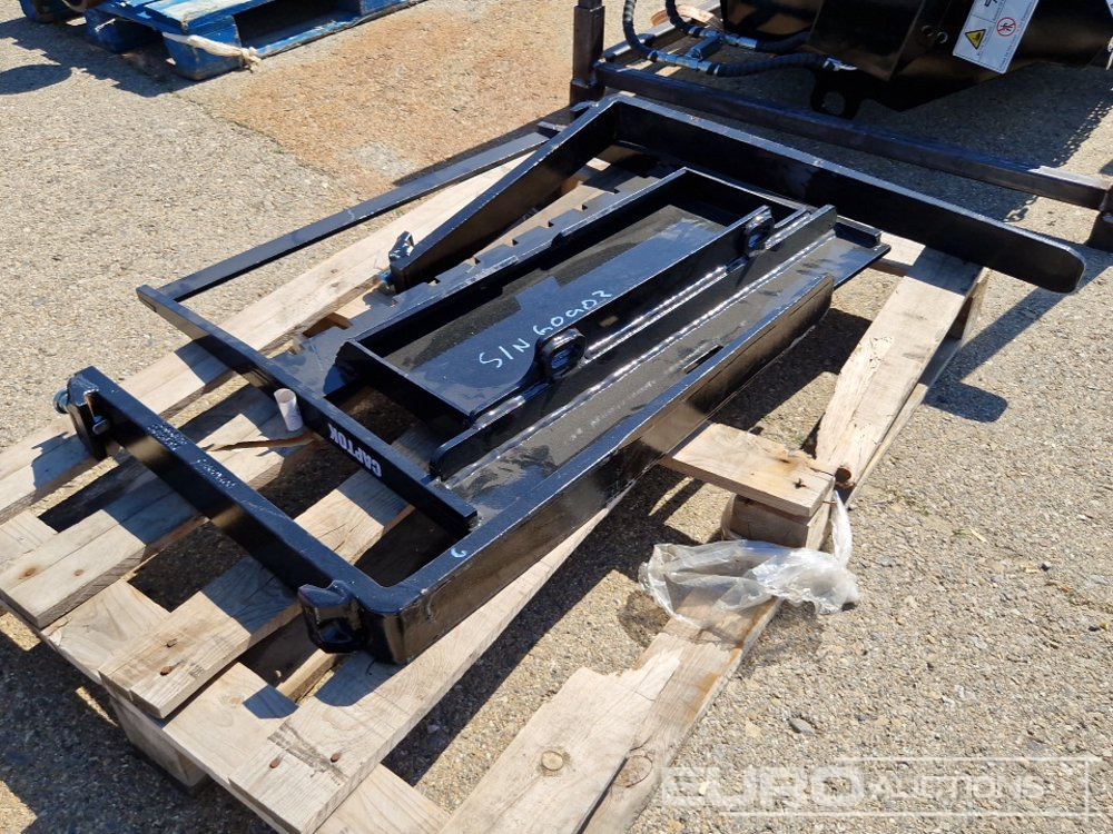 Unused 2025 Captok Forks, Carriage to suit Mini Skidsteer Loader / Horquillas - Attachment for Skid steer loader: picture 2 Unused 2025 Captok Forks, Carriage to suit Mini Skidsteer Loader / Horquillas - Attachment for Skid steer loader: picture 2