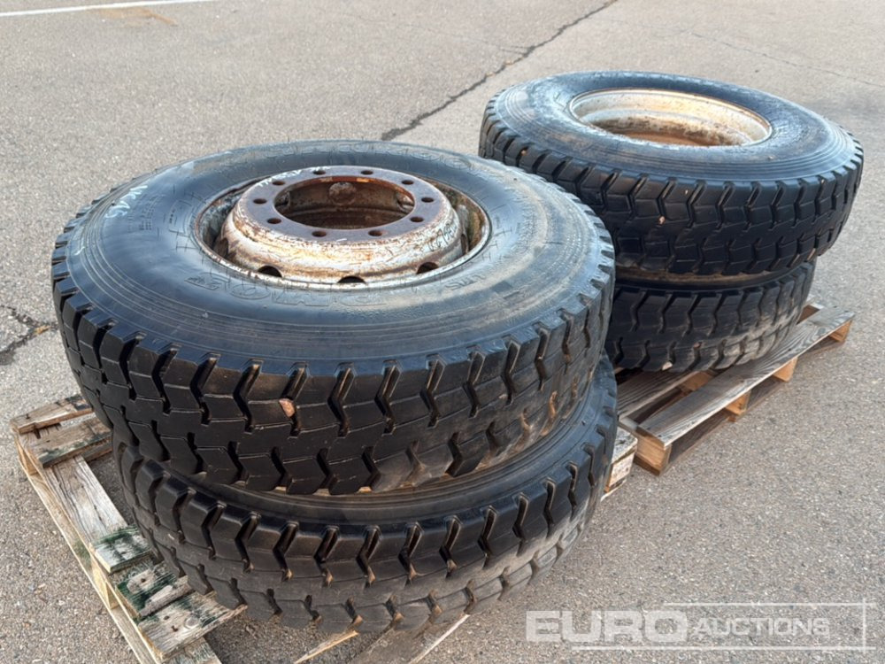 Hankook Pallet of 13R 22.5 Rims & Tyres / Pallet de Ruedas - Tire: picture 1 Hankook Pallet of 13R 22.5 Rims & Tyres / Pallet de Ruedas - Tire: picture 1