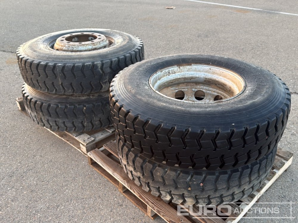 Hankook Pallet of 13R 22.5 Rims & Tyres / Pallet de Ruedas - Tire: picture 2 Hankook Pallet of 13R 22.5 Rims & Tyres / Pallet de Ruedas - Tire: picture 2
