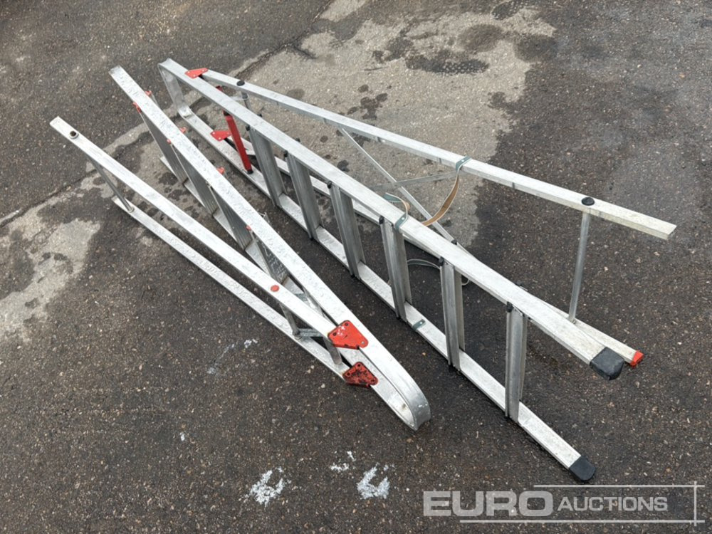 Manual Ladder (2 of) - Construction equipment: picture 3 Manual Ladder (2 of) - Construction equipment: picture 3