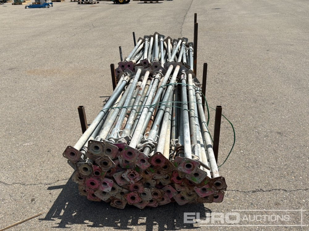 Pallet of Acrow Props (2 of) - Material handling equipment: picture 5 Pallet of Acrow Props (2 of) - Material handling equipment: picture 5