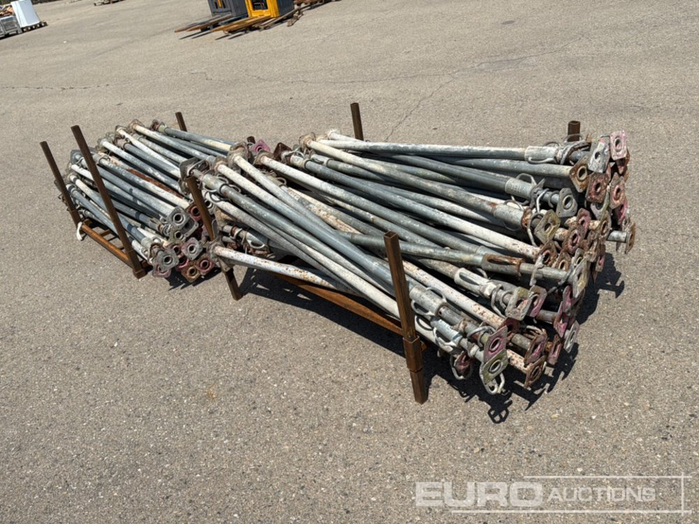 Pallet of Acrow Props (2 of) - Material handling equipment: picture 4 Pallet of Acrow Props (2 of) - Material handling equipment: picture 4