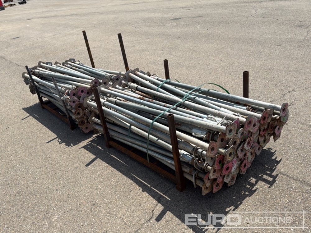 Pallet of Acrow Props (2 of) - Material handling equipment: picture 4 Pallet of Acrow Props (2 of) - Material handling equipment: picture 4