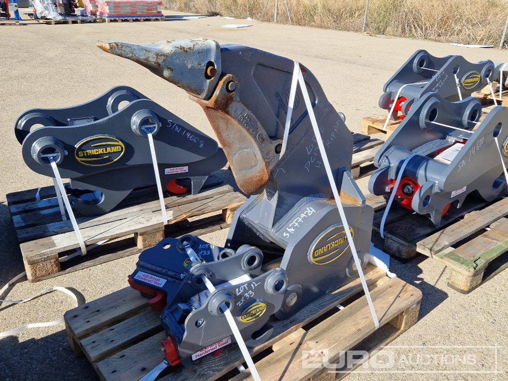 Strickland Set of Quick Coupler & Ripper - Other machinery: picture 1 Strickland Set of Quick Coupler & Ripper - Other machinery: picture 1