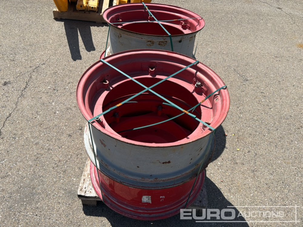 Pallet of 28'' Rims (4 of) - Construction equipment: picture 4 Pallet of 28'' Rims (4 of) - Construction equipment: picture 4