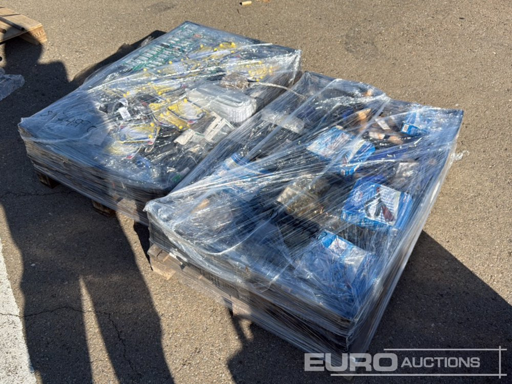 Pallet of Vacum Attachments, Sikalastomer, Paint Rollers, Car Bulbs,Face Mask, Relays, Lether Protectors (2 of) - Construction equipment: picture 4 Pallet of Vacum Attachments, Sikalastomer, Paint Rollers, Car Bulbs,Face Mask, Relays, Lether Protectors (2 of) - Construction equipment: picture 4