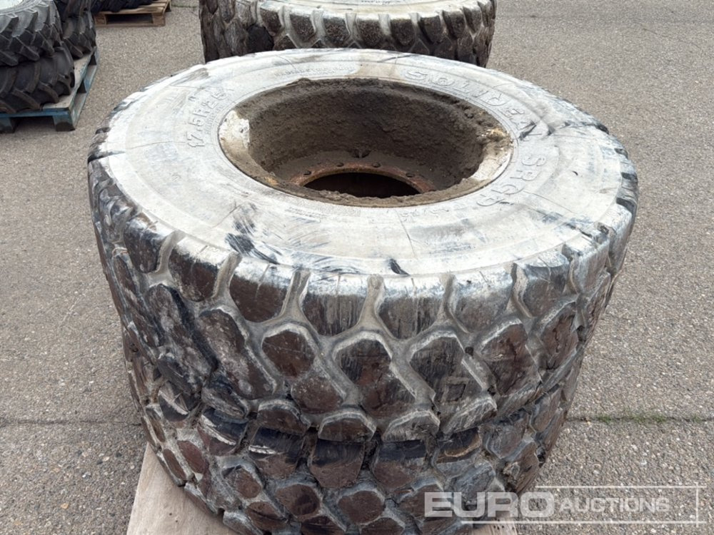 Pallets of 17.5R25 Wheels (4 of) - Tire: picture 5 Pallets of 17.5R25 Wheels (4 of) - Tire: picture 5