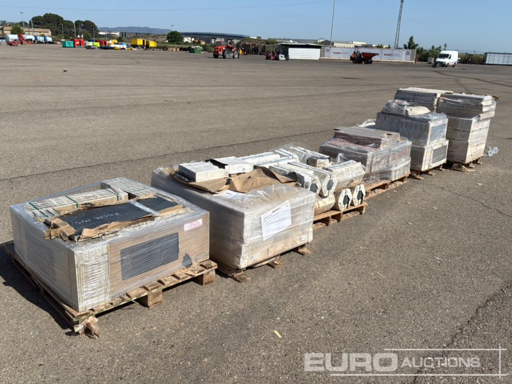 Pallets of Various Tiles (6 of) / Azulejos - Construction equipment: picture 1 Pallets of Various Tiles (6 of) / Azulejos - Construction equipment: picture 1
