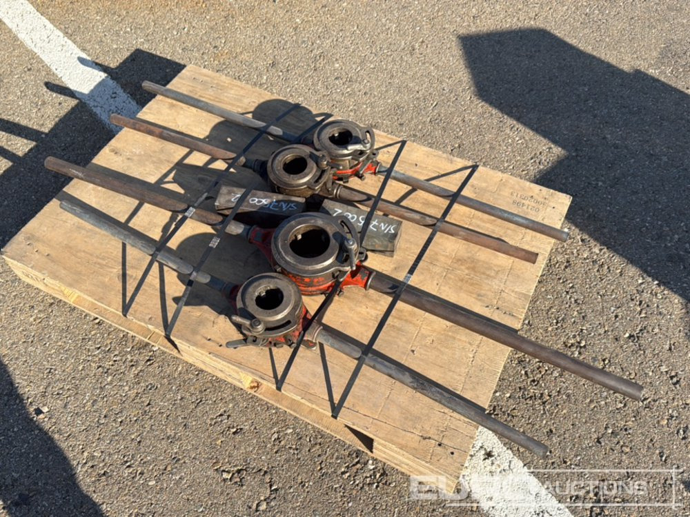Pipe Threading Tool (4 of) - Construction equipment: picture 4 Pipe Threading Tool (4 of) - Construction equipment: picture 4