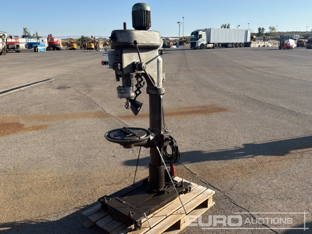 Press Drill - Construction equipment: picture 1 Press Drill - Construction equipment: picture 1